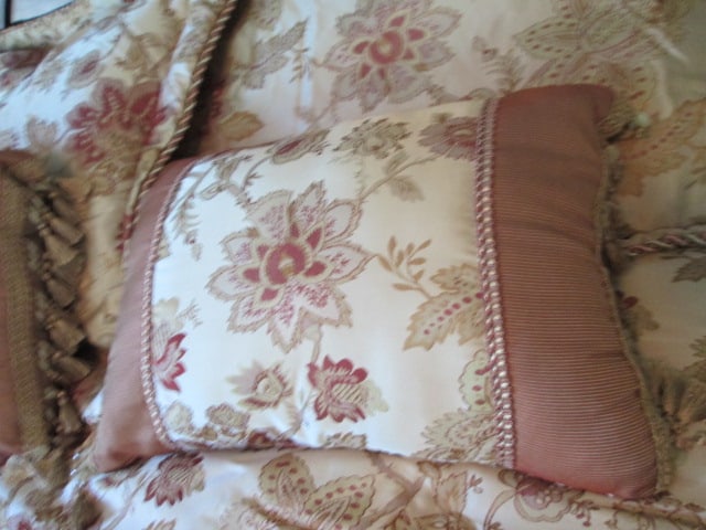 Like New Croscill Home Burgundy/Gold Floral King Size Comforter Set - 4