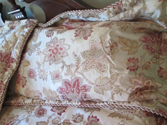Like New Croscill Home Burgundy/Gold Floral King Size Comforter Set - 5