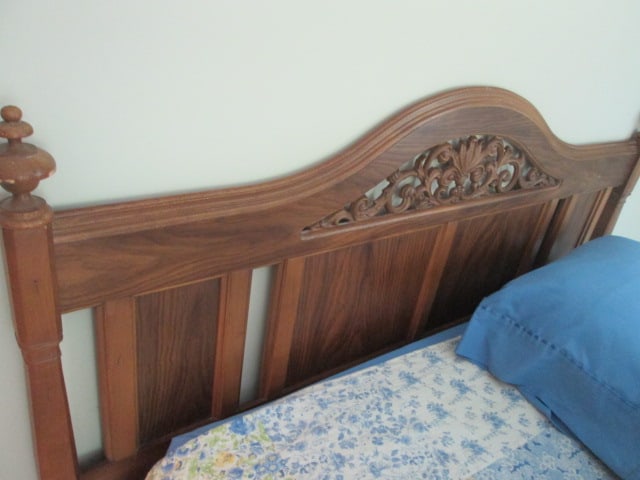 Retro Oak Finish Full/Queen Bed with Metal Rails - 4