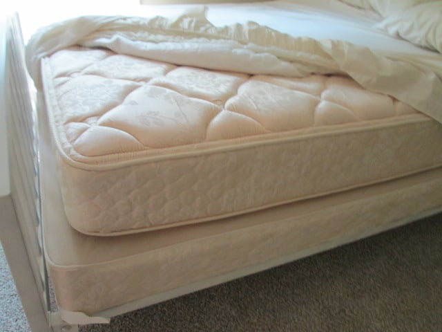 Vintage Painted White Full Size Metal Slat Bed with Metal Rails - 4