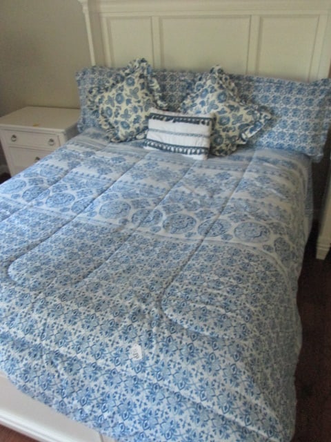 Like New Blue & White King Size Comforter Set with Accent Pillows (1 of 4)