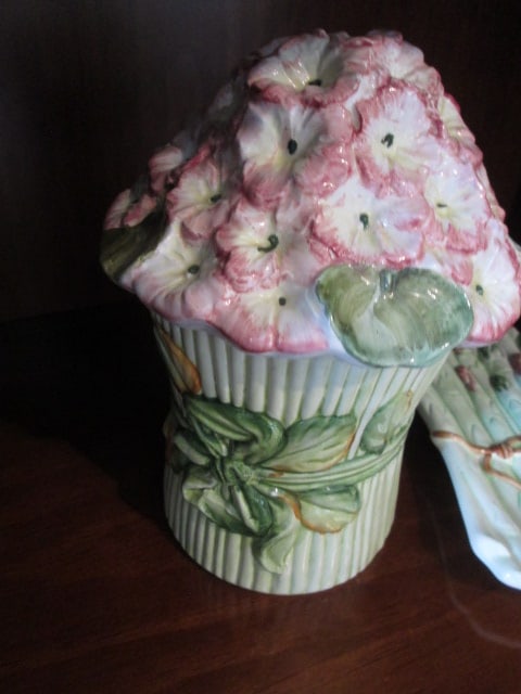 Majolica Italian Pottery Asparagus and Hydrangea Bouquet Shape Candy Dish - 4