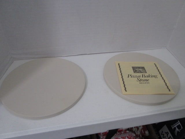 Two New Italian Villa Pizza Baking Stones: 8"dia