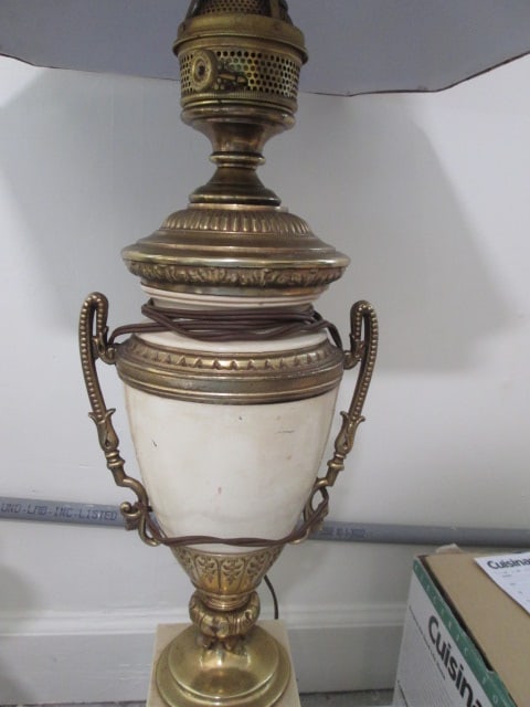 Neoclassical Style Urn Table Lamp - 3