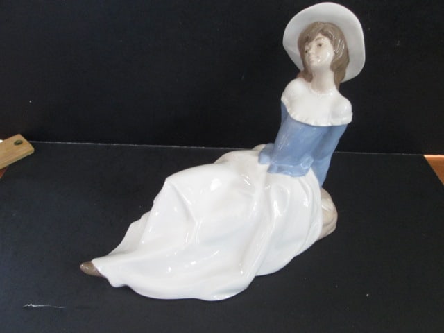 "Diana" Spanish Porcelain Figure: 8"h