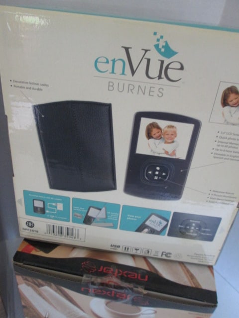 New Old Stock enVue Burnes Digital Photo Albums, Wallet Style 3.5" Digital Photo Frame - 2