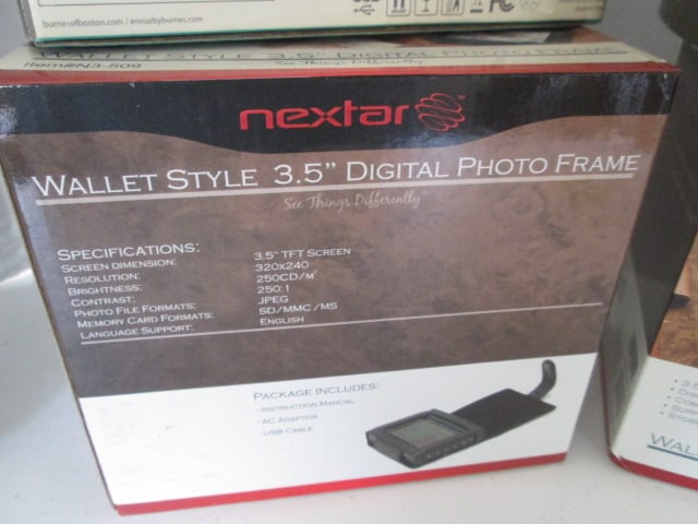 New Old Stock enVue Burnes Digital Photo Albums, Wallet Style 3.5" Digital Photo Frame - 4