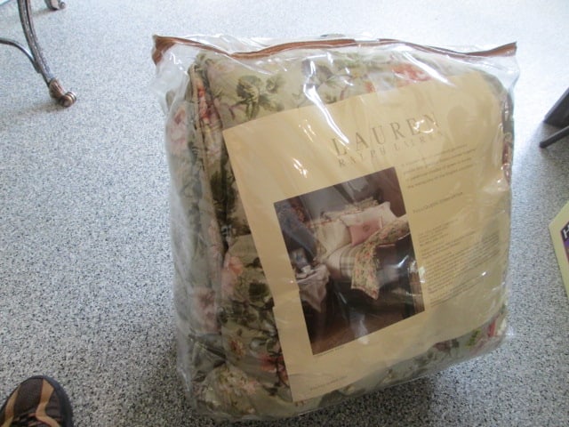 New Lauren by Ralph Lauren Full/Queen York Rose Floral Comforter: Local Pickup Only