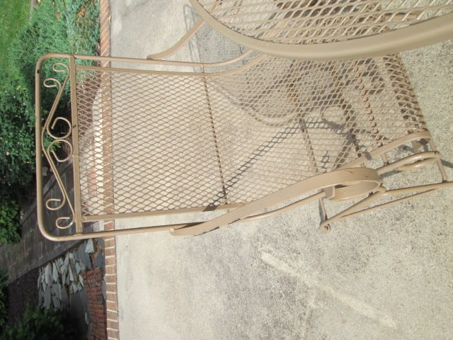 5 Piece Beige Metal Mesh Patio Set with Umbrella - 2