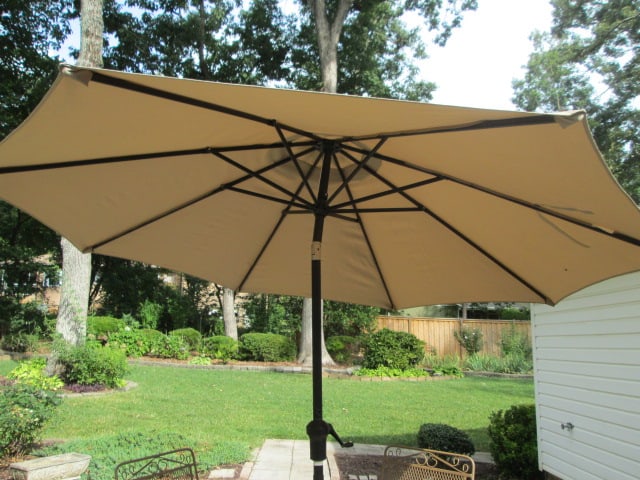5 Piece Beige Metal Mesh Patio Set with Umbrella - 4