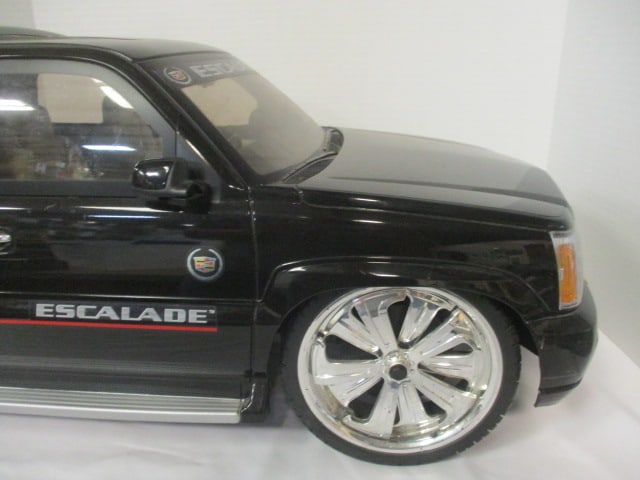 New Bright Cadillac Escalade Radio Controlled Toy Car with Remote, - 3