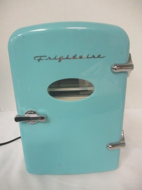 Koolatron Frigidaire Mini Fridge: 10 1/2"