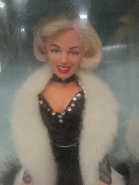 1993 DSI Marilyn Monroe Collector's Series "Spotlight Splendor Marilyn" Doll - 2