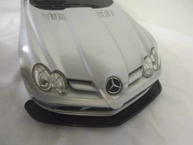 Maisto "Playerz" Mercedes-Benz SLR McLaren Radio Controlled Toy Car - 6