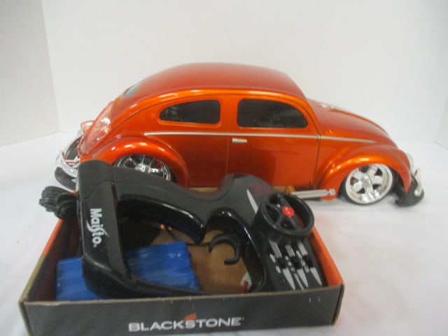 Maisto "G Ridez" Volkswagen Beetle Radio Controlled Toy Car with Remote: and Battery - 1/10 Scale, 16" x 5 1/2"
