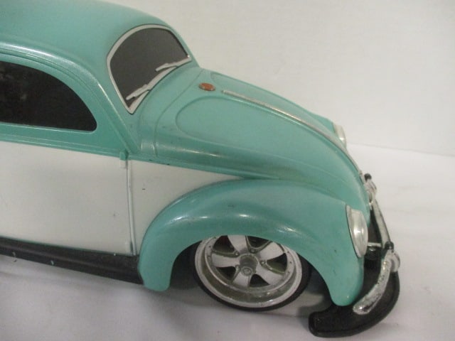 Maisto "G Ridez" Volkswagen Beetle Radio Controlled Toy Car with Remote - 3