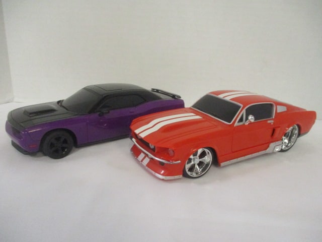 Maisto "1967 Ford Mustang GT" and Kidztech Toys "2014 Dodge Charger": Toy Cars, 1/24 Scale