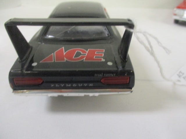Ace Hardware "1970 Plymouth Superbird" Die Cast Model Car and Schiefer - 4