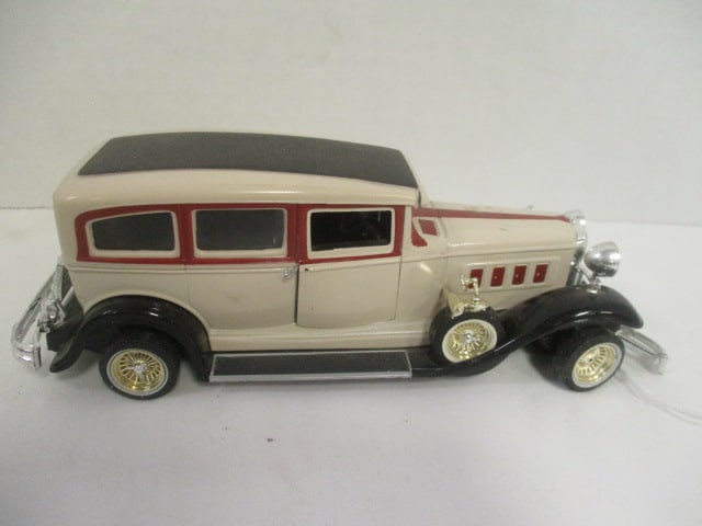Grouping of 7 Vintage Die Cast Model Cars - 1/32 Scale - 2