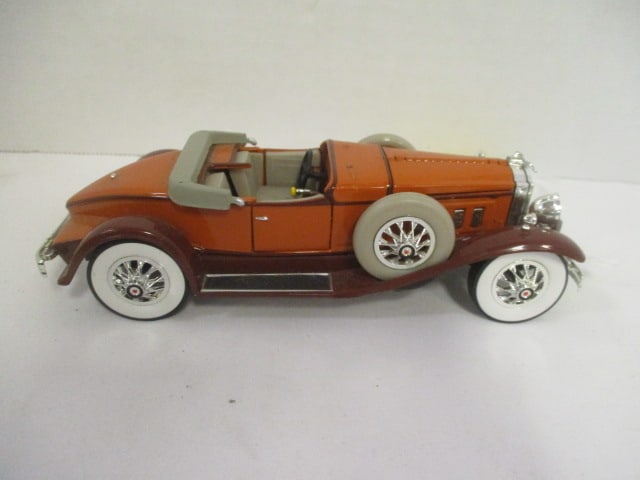 Grouping of 7 Vintage Die Cast Model Cars - 1/32 Scale - 5