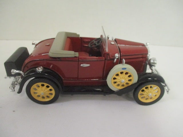 Grouping of 7 Vintage Die Cast Model Cars - 1/32 Scale - 6