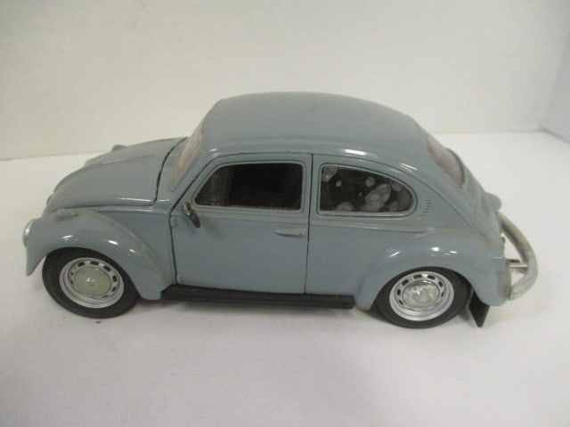 Grouping of 7 Vintage Die Cast Model Cars - 1/32 Scale - 8