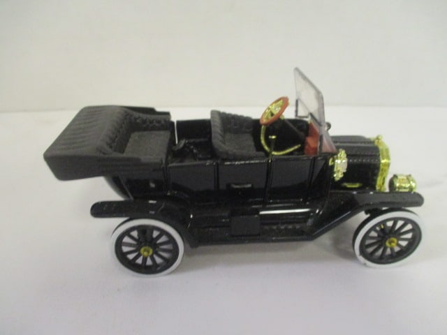 Collection of 5 Vintage Die Cast Model Cars - 1 /32 Scale and Hallmark - 2