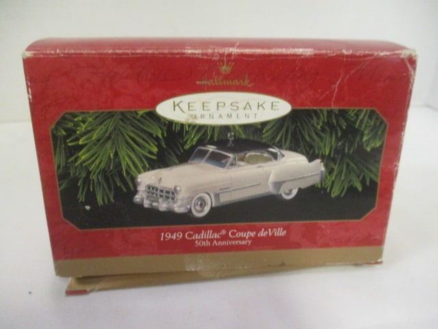 Collection of 5 Vintage Die Cast Model Cars - 1 /32 Scale and Hallmark - 7