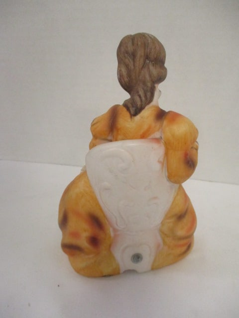 Lot of Vintage Porcelain Ceramic Figurines and Salt & Pepper Shakers - 8