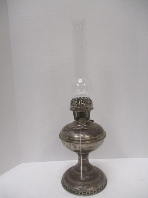 Vintage Aladdin Nickel Plated Kerosene Oil Lamp with Glass Chimney: 22", rust