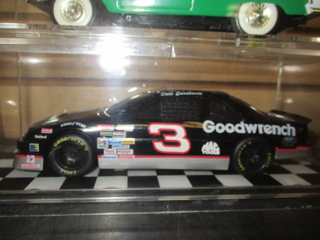 Racing Champions "Dale Earnhardt #3" and "Harry Gant #33" Die Cast Model - 4
