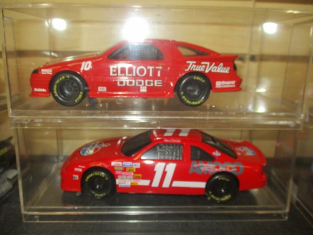 2 Racing Champions "Bill Elliott" Die Cast Model Cars in Plastic Display Cases (1 of 5)