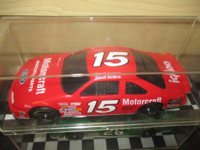 Racing Champions "Geoff Bodine #15" and "Brett Bodine #26" Die Cast Model - 2