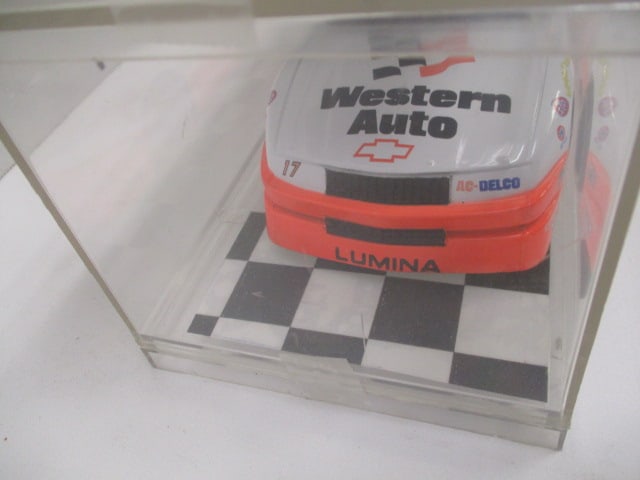 Racing Champions "Ernie Irvan #3" and "Darrel Waltrip #17" Die Cast Model - 4