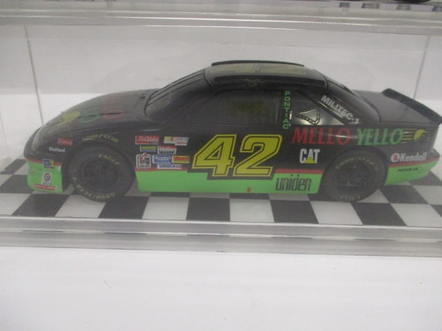 Racing Champions "Tommy Kendall #7" and "Kyle Petty #42" Die Cast Model - 3