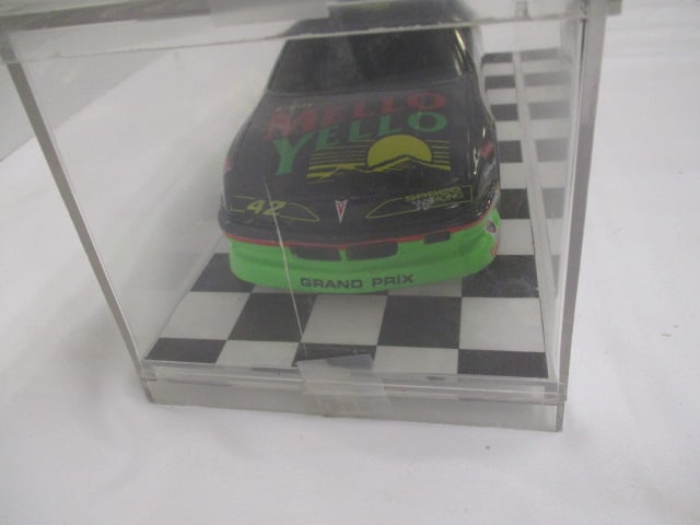 Racing Champions "Tommy Kendall #7" and "Kyle Petty #42" Die Cast Model - 4