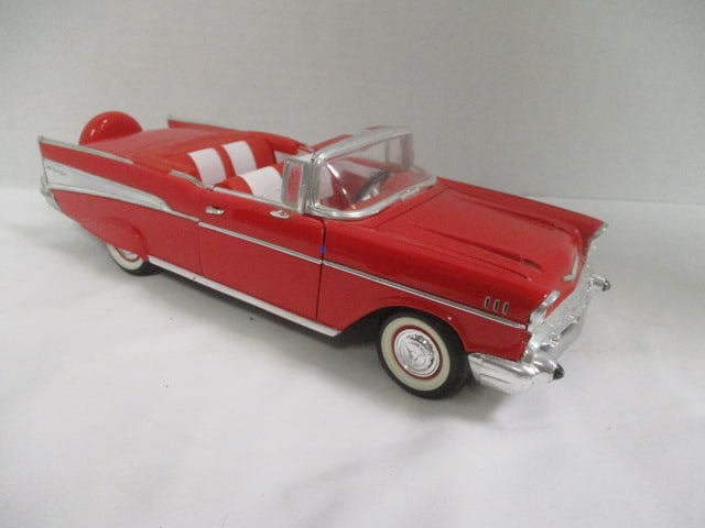 Vintage Road Tough "57 Chevrolet Belair" Die Cast Model Car - 1/18 Scale: 11"