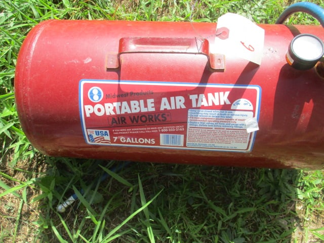 7 Gallon Portable Air Tank: .