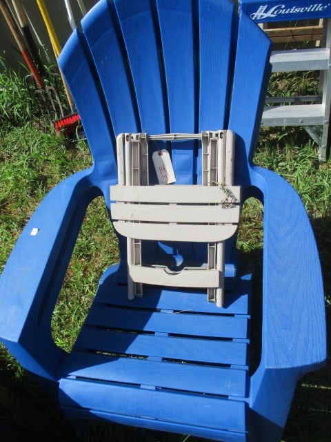 2 Resin Chairs & Side Table: .