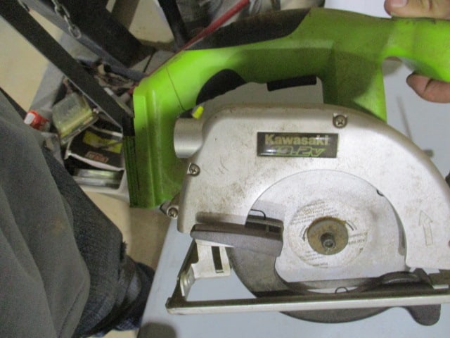 Hitachi C 7582 Circular Saw: .