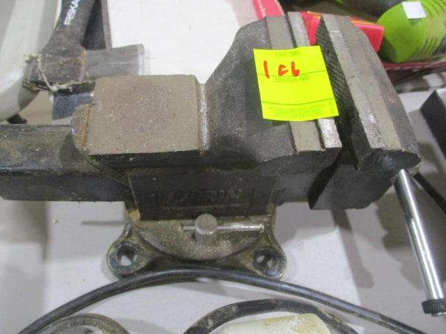 6" Vise: .