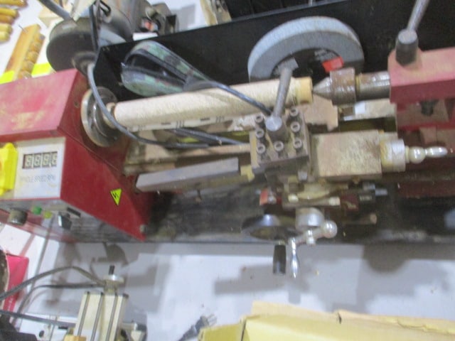 MicroLux True Inch 7x14 Lathe: Variable speed