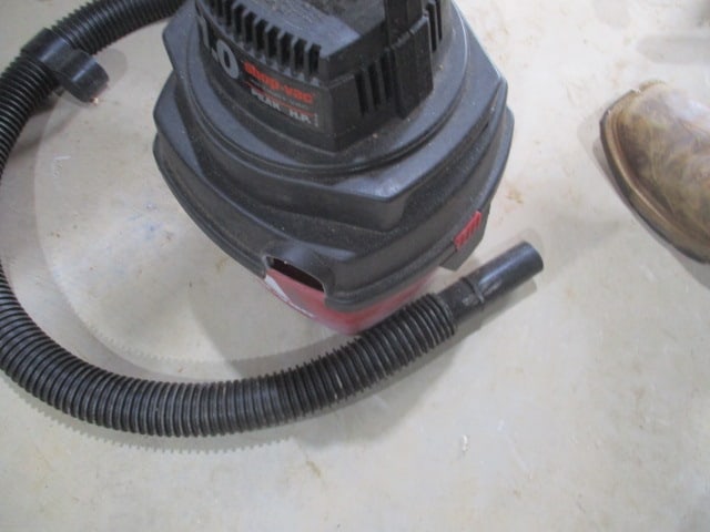 1 Gallon Wet/Dry Vacuum: .