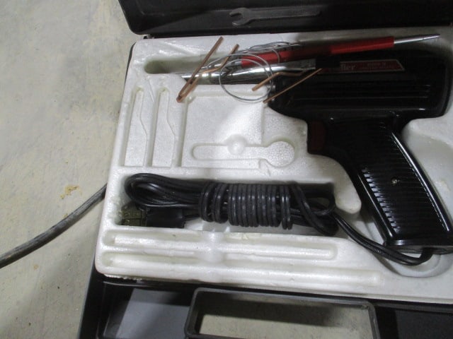 Weller 8200N Soldering Gun: .