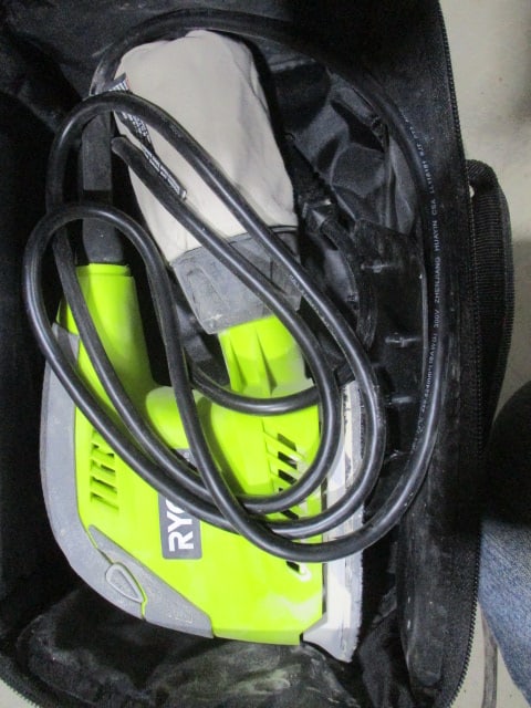 Ryobi 5 1/2" Corner Cat Compact Finish Sander (1 of 4)