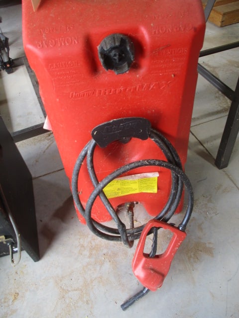 Flo-n'-Go Duramax 14 Gallon Gas Tank (1 of 4)