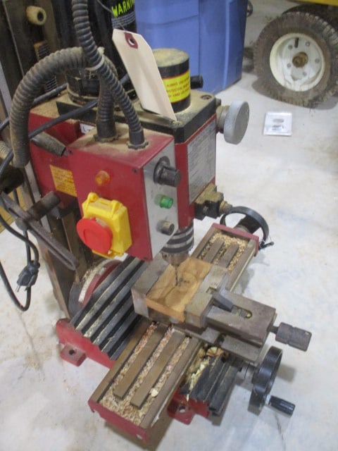Mini Vertical Milling/Drilling Machine: .