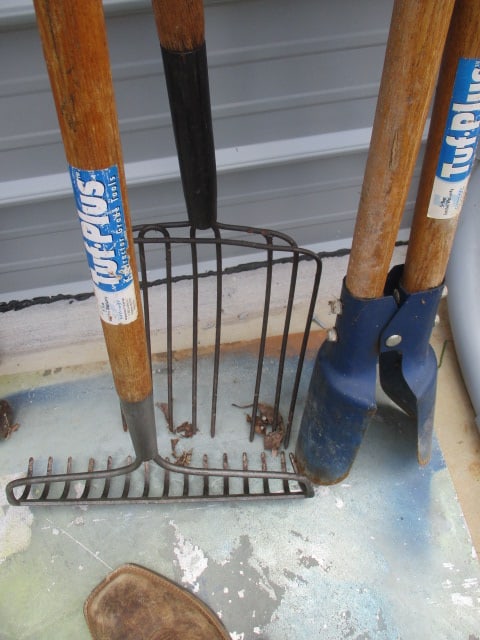 Lot of 3: Rake, Pitchfork, & Post Hole Digger: .