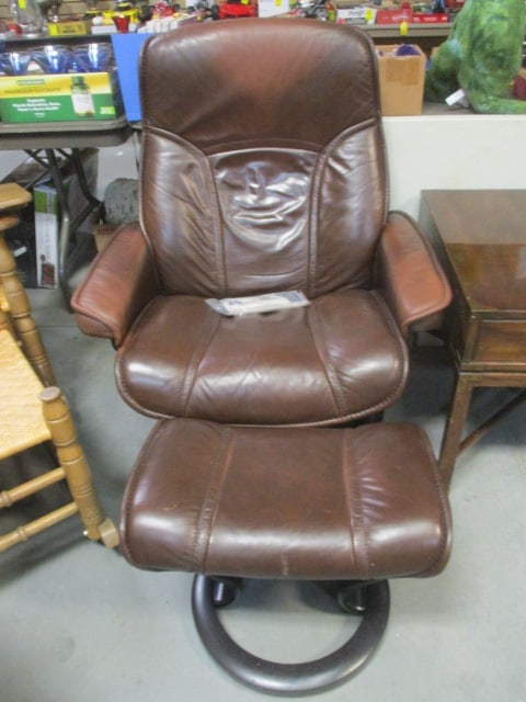 Ekones Stressless Leather Recliner & Ottoman (1 of 6)