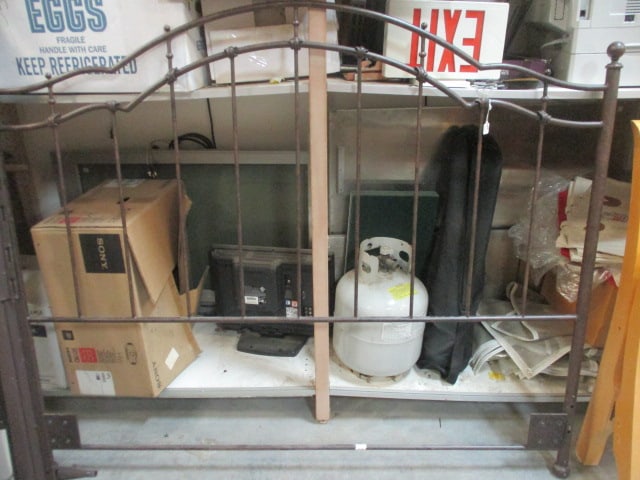 Queen Heavy Metal Bed Frame & Rails: .